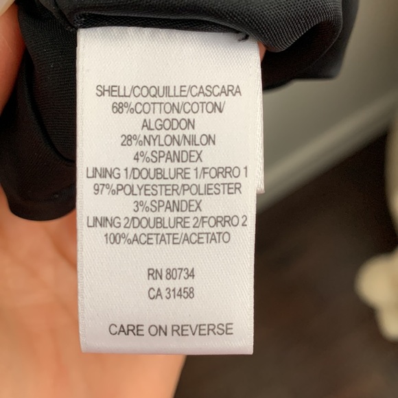 BCBG dress. Ruffle collar. Pleated skirt with pockets. - Picture 7 of 7